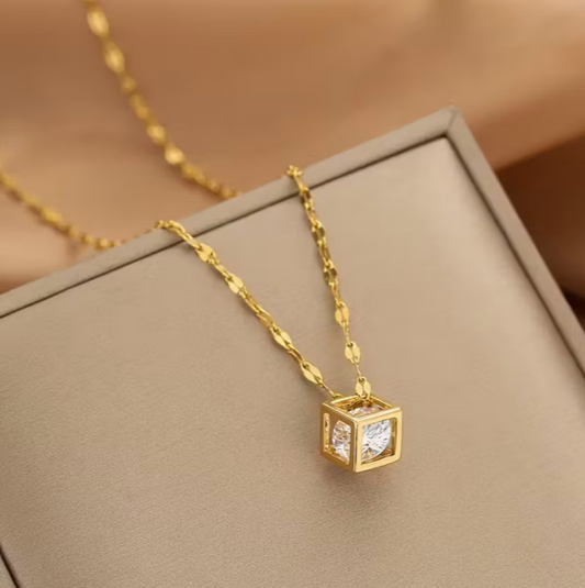 Collana con Ciondolo Cubetti Radiosi Senza Tempo