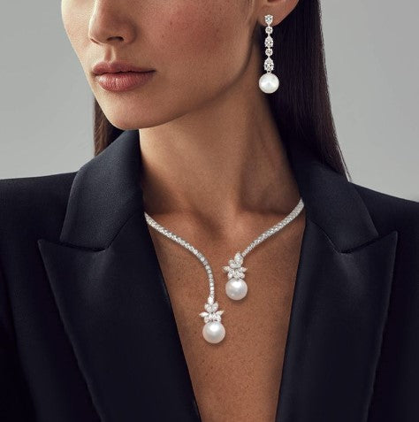 Set Gioielli con Perla e Zaffiro Bianco Taglio Pera – Collana & Orecchini
