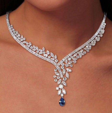 Collana con Zaffiro Blu Taglio Pera