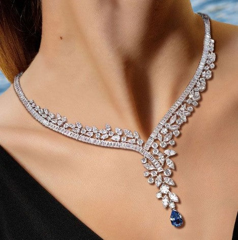 Collana con Zaffiro Blu Taglio Pera