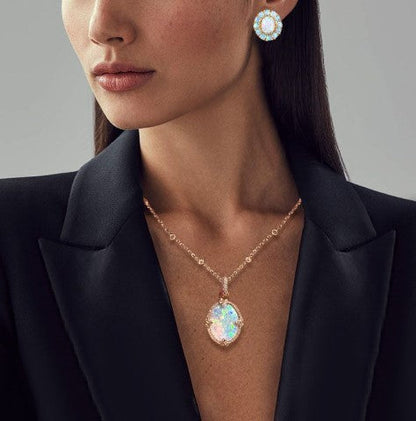 Set Gioielli con Opale Ovale Dorato con Alone – Collana & Orecchini