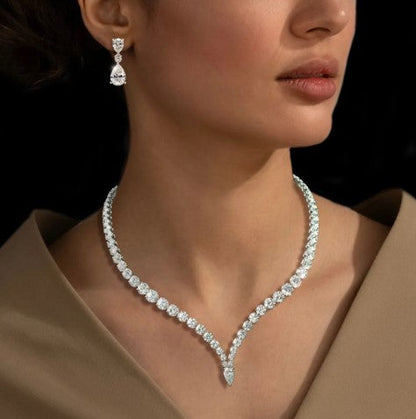 Set Gioielli con Zaffiro Bianco Taglio Pera – Collana & Orecchini