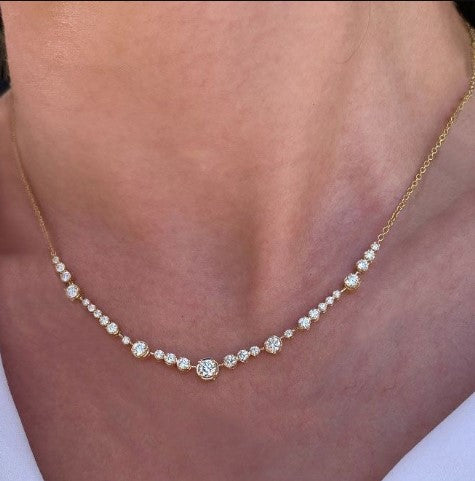 Collana con Zaffiro Bianco Taglio Rotondo in Oro