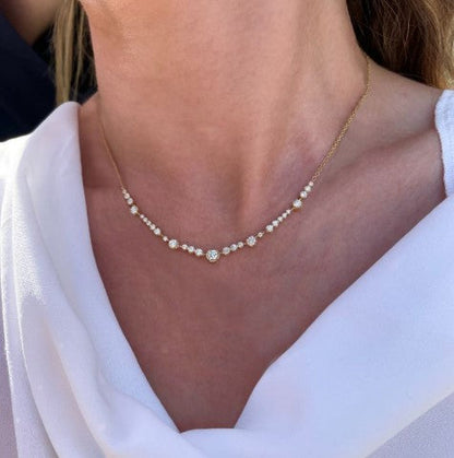 Collana con Zaffiro Bianco Taglio Rotondo in Oro