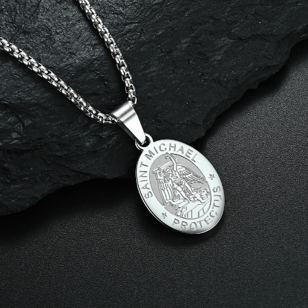 Collana in Acciaio Inossidabile con Ritratto Angelo Ovale