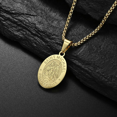 Collana in Acciaio Inossidabile con Ritratto Angelo Ovale