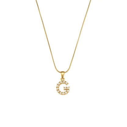 Collana di iniziali con preziose perle naturali placcate in oro 18 carati