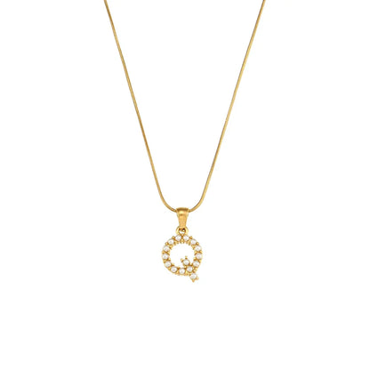 Collana di iniziali con preziose perle naturali placcate in oro 18 carati