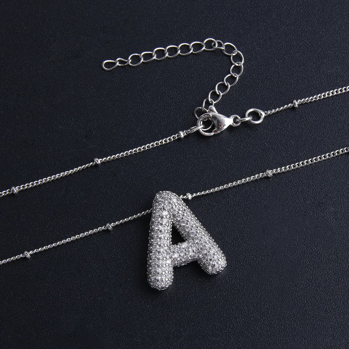 Set di collane con iniziali Bubble Letter | Oro bianco