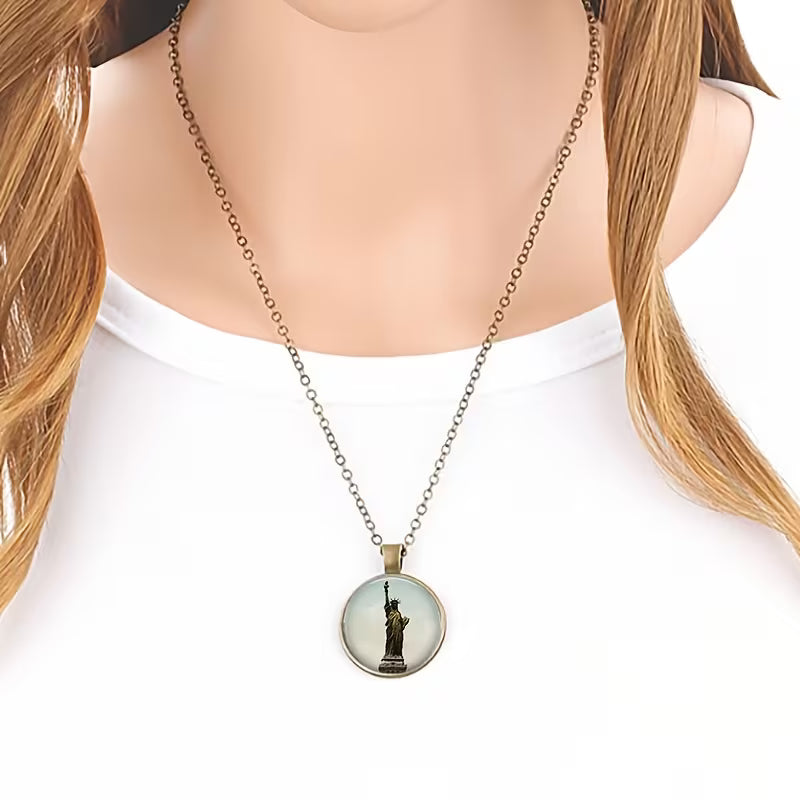 Collana con Medaglione Cimelio della Signora Libertà