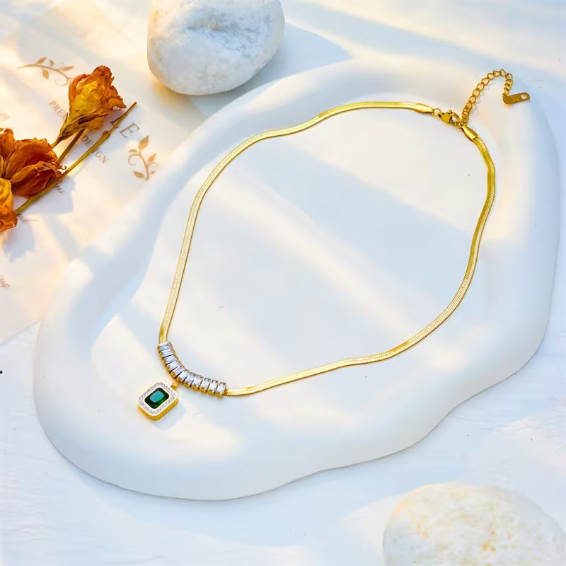 Collana Regalia Prismen con smeraldo | Oro