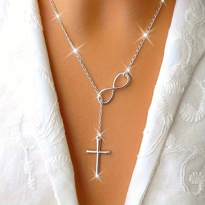 Collana con ciondolo croce portafortuna delicata
