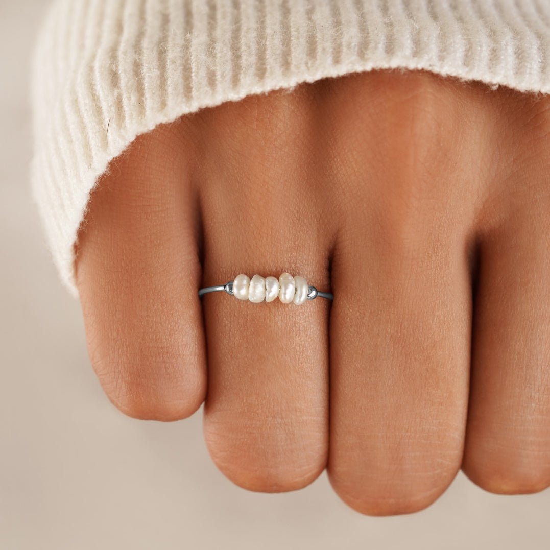 Anello classico perle d'acqua dolce e argento