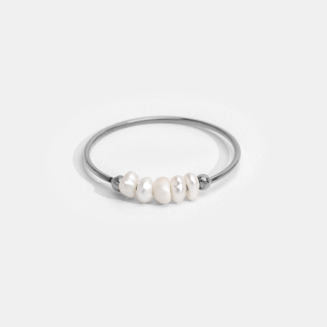 Anello classico perle d'acqua dolce e argento