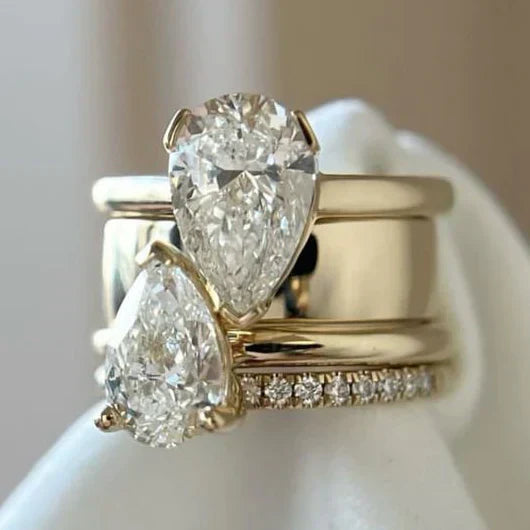 Anello Pendente a Doppia Zirconia Vintage