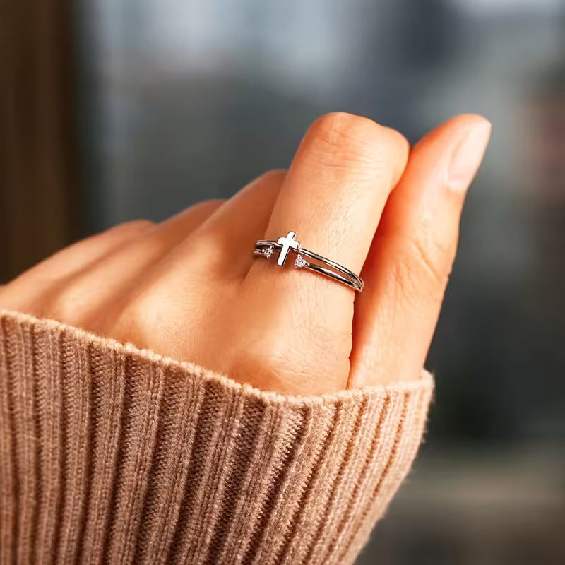 Anello elegante con zirconia cubica