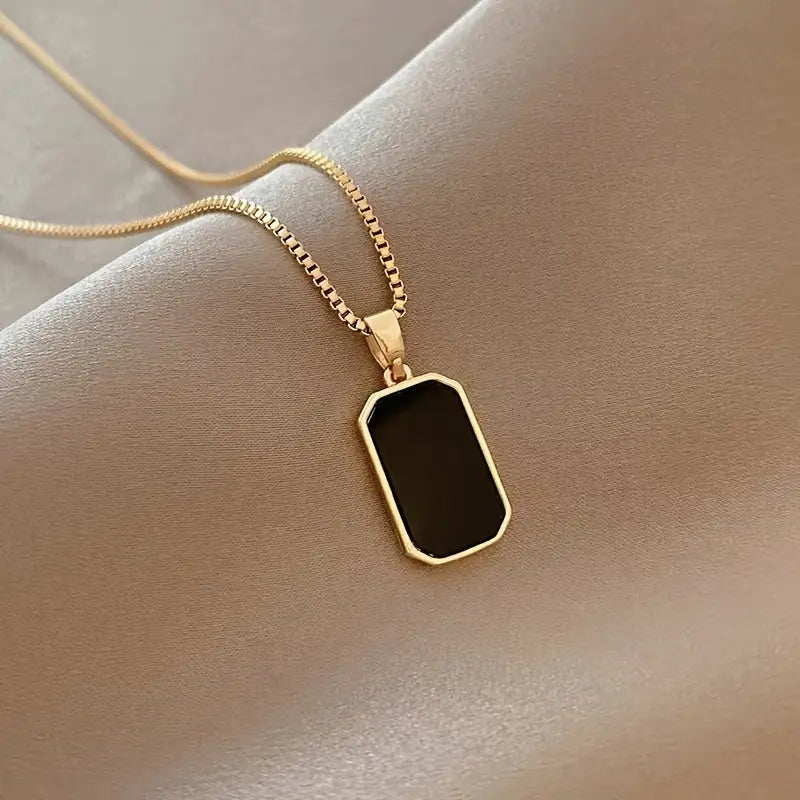 Collana Minimalista con Ciondolo Quadrato in Titanio Nero Elite