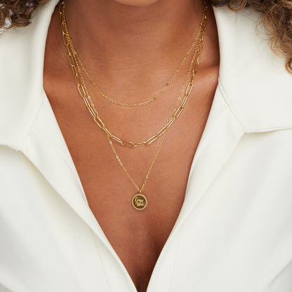 Collana a strati con moneta