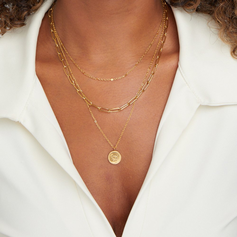Collana a strati con moneta