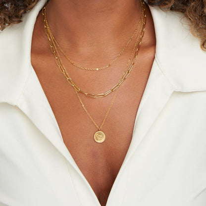 Collana a strati con moneta