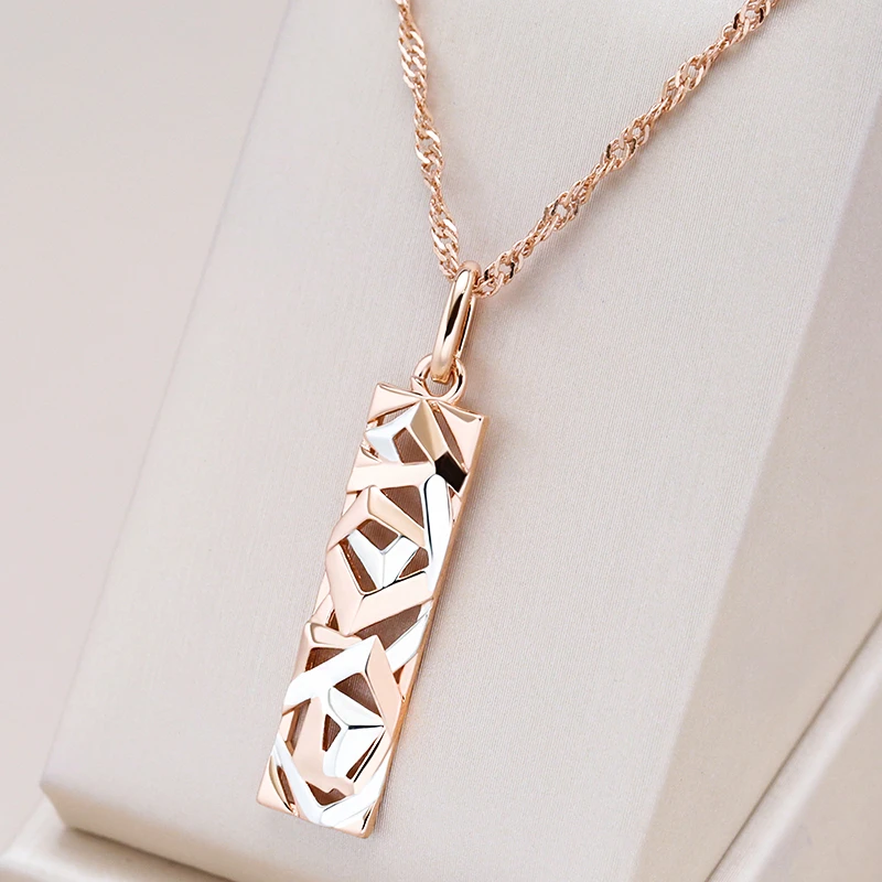 Collana Elegante Rettangolare in Oro