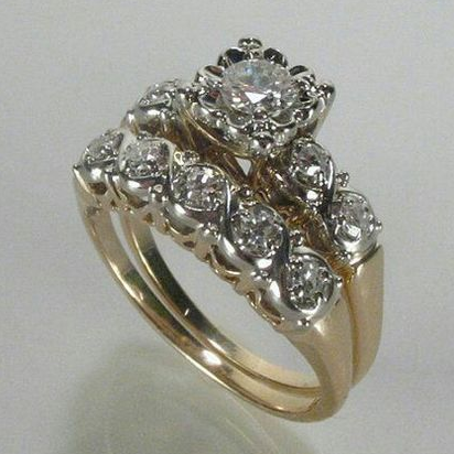 Anello vintage dorato brillante