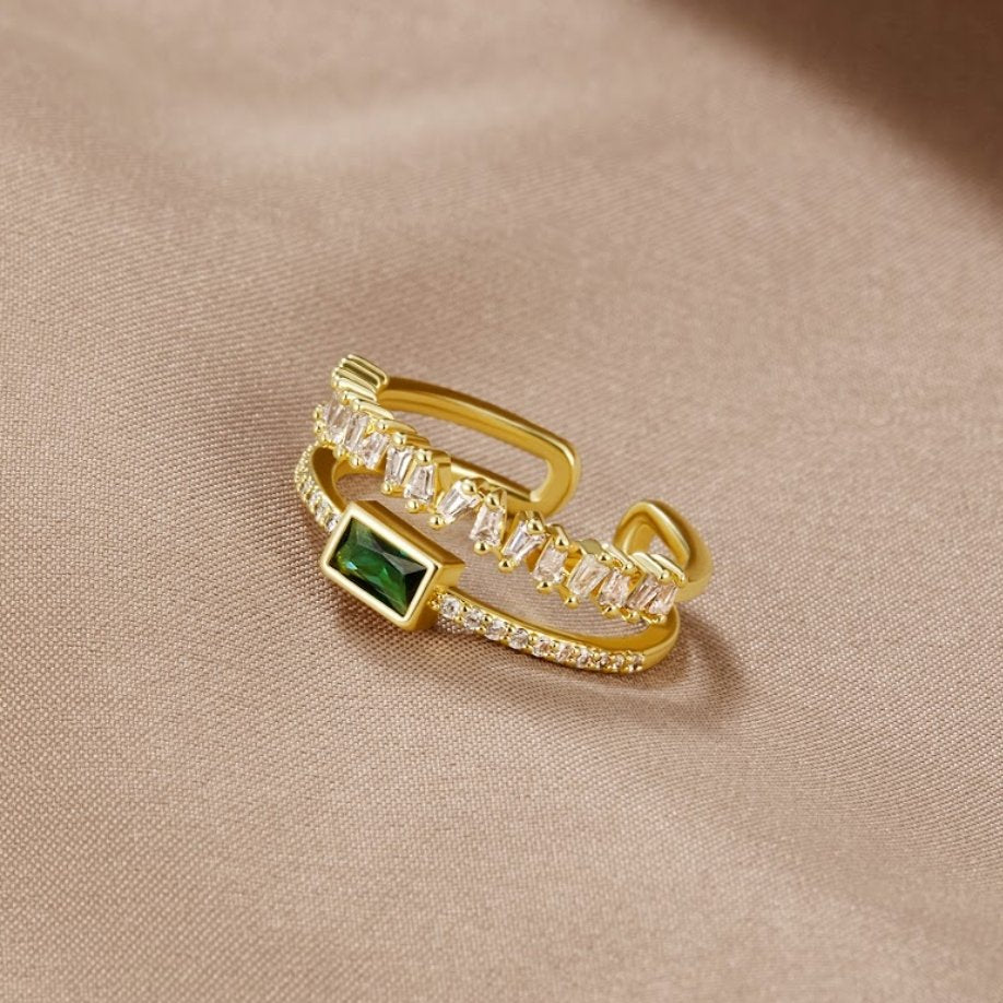 Anello a strati con cristallo