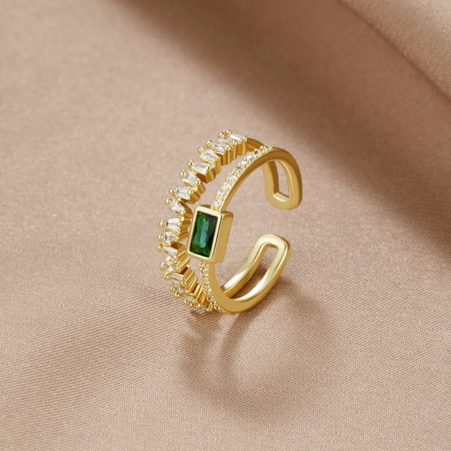 Anello a strati con cristallo
