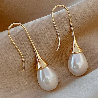 Orecchini Helena classici in perla