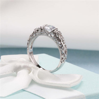 Elegante Anello in Argento Sterling