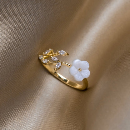 Anello fiore bianco