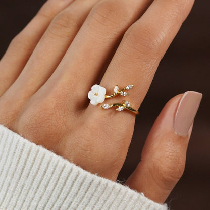 Anello fiore bianco