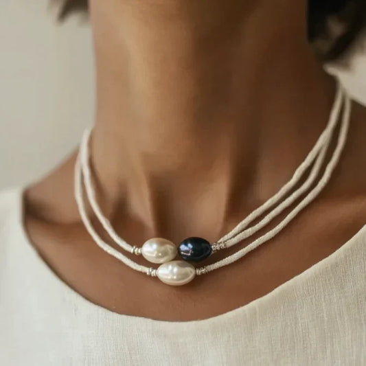 Collana di Perle Nere e Bianche Vintage
